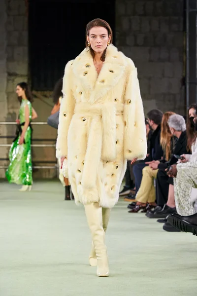 Look 46